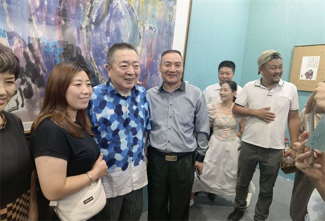 追尋毛體藝術(shù)：翰墨丹青，偉人風(fēng)范 ——記毛體藝術(shù)家賈紅甫