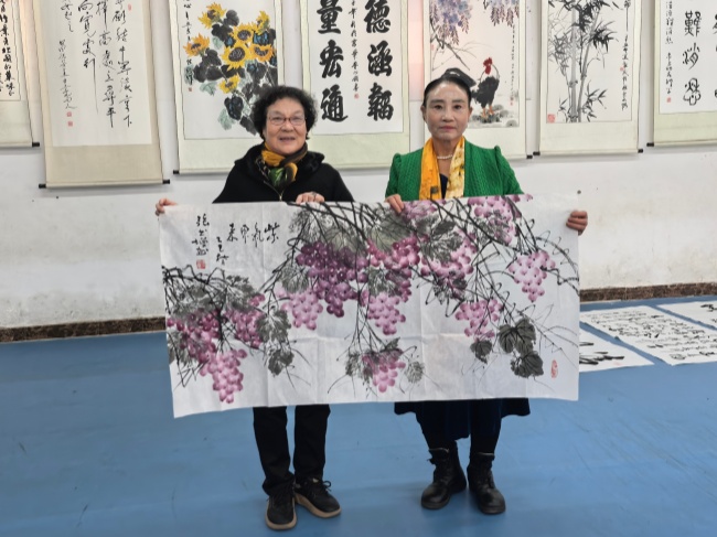 陳香梅世界藝術(shù)家協(xié)會(huì)書畫筆會(huì)在京舉行 17位名家揮毫共繪藝術(shù)盛宴(圖14)